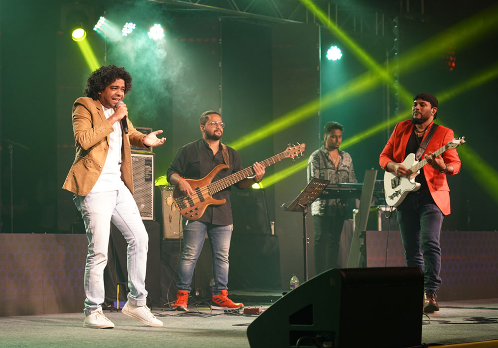 Artist Management Company, Band Members Perfromance